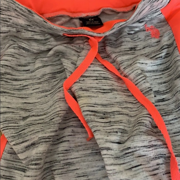 Clothes - Picture 2 of 7